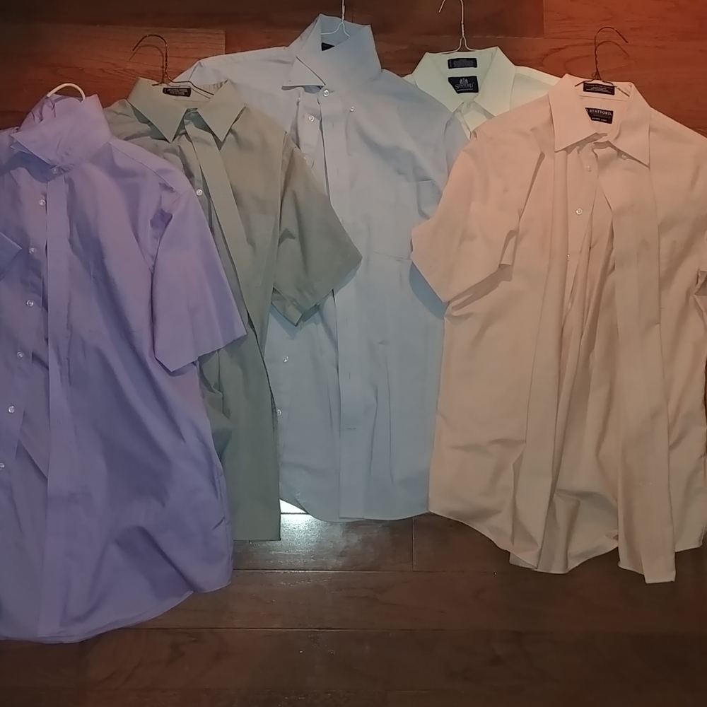 Stafford casual button downs in very good conditio